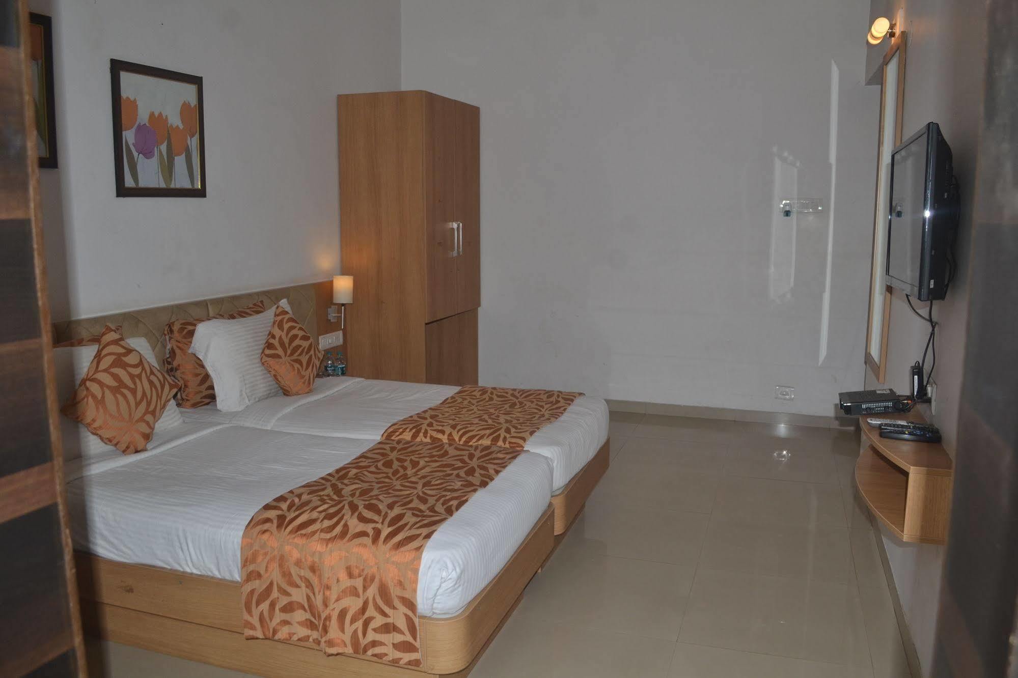 United 21 Retreat, Lonavala Hotel Exterior photo